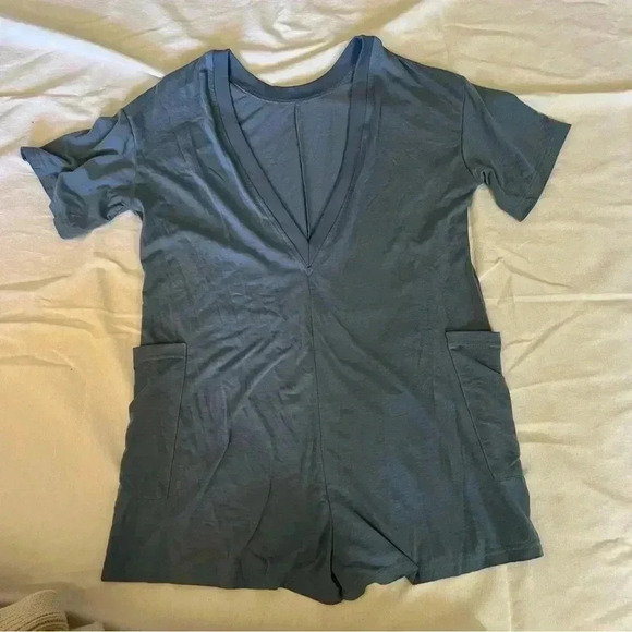 Blue tshirt romper vneck size small - Picture 2 of 2